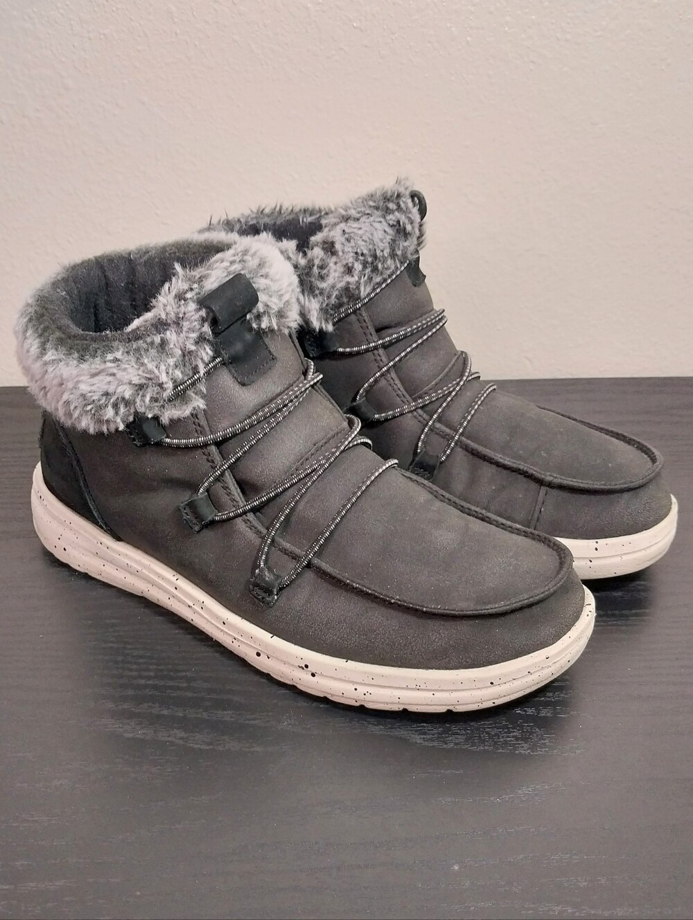 Hey Dude Women's Eloise Black With Gray Faux-Fur Lined Ankle Boots Size 7
